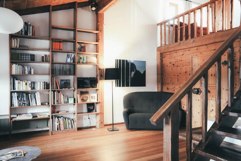 Library, Living room, Seating area