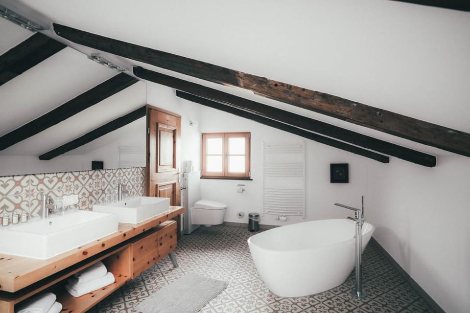 Toilet, Bathroom, Photo of the whole room, Bath