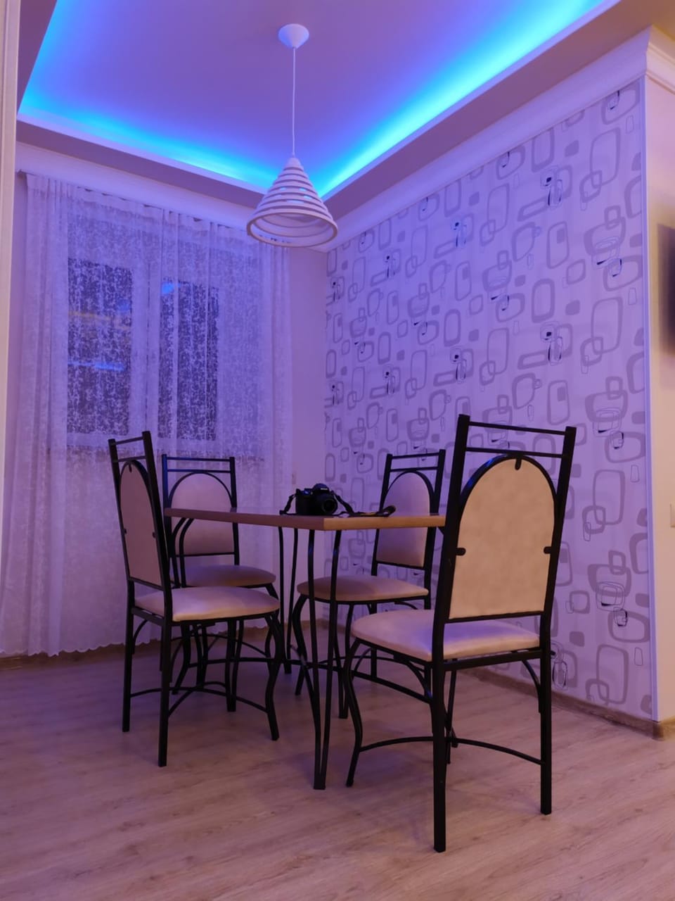 Seating area, Dining area