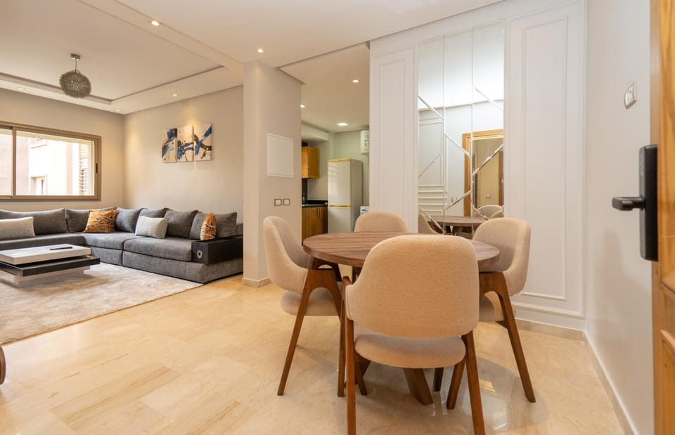 Studio cosy près de l aéroport Mohamed 5 Casablanca -literie Simmons premium Netflix et Tv channels Apartment in Casablanca-Settat