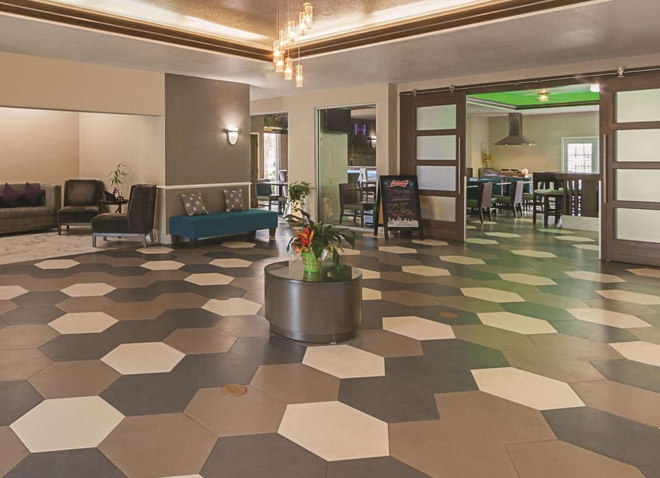 Lobby or reception, On site