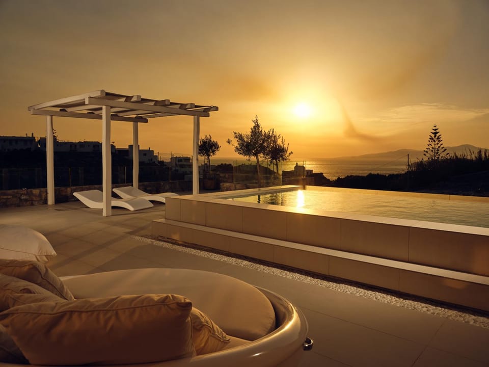 Balcony/Terrace, Sea view, Swimming pool, Sunset