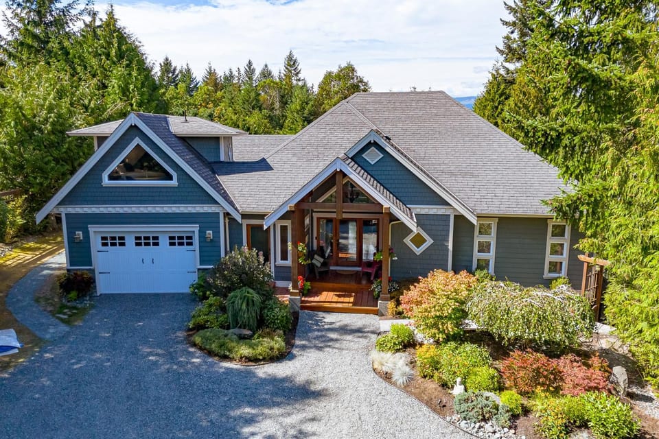 Property building, Natural landscape, Garden