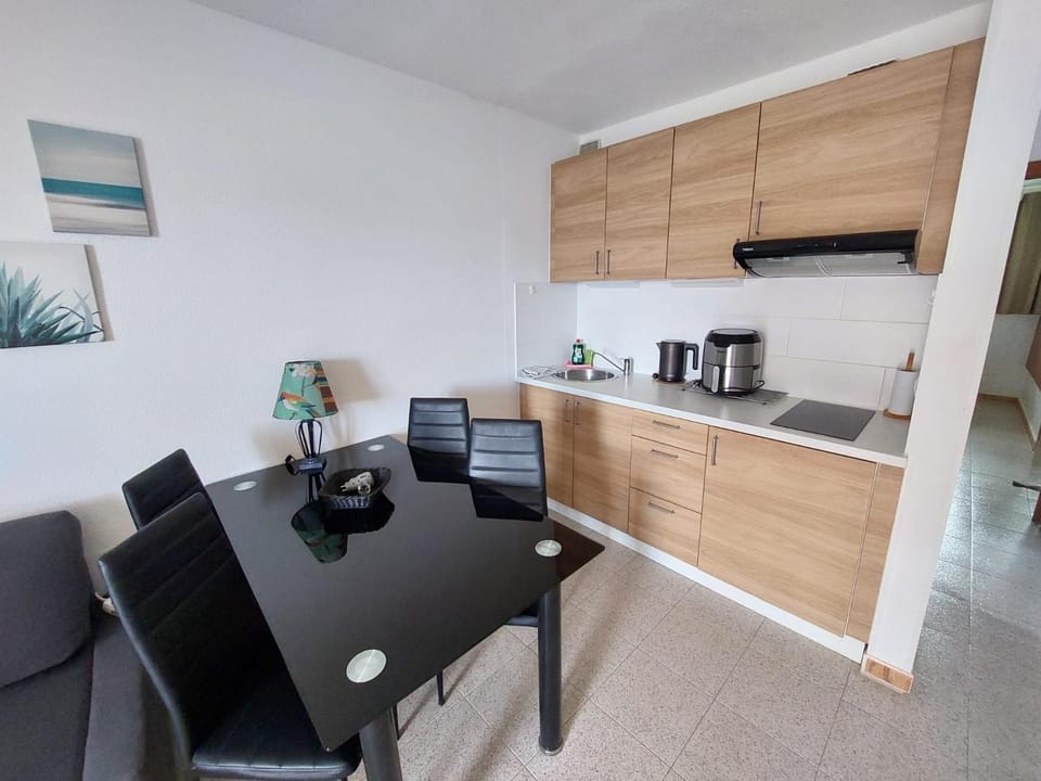 Kitchen or kitchenette, kitchen