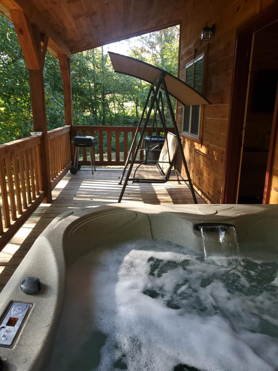 The Hampton - An Amish Built Deluxe Log Cabin Cabin in West Virginia