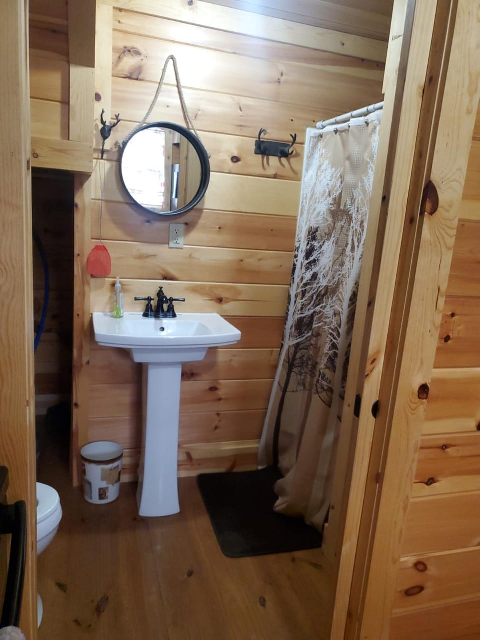 The Hampton - An Amish Built Deluxe Log Cabin Cabin in West Virginia