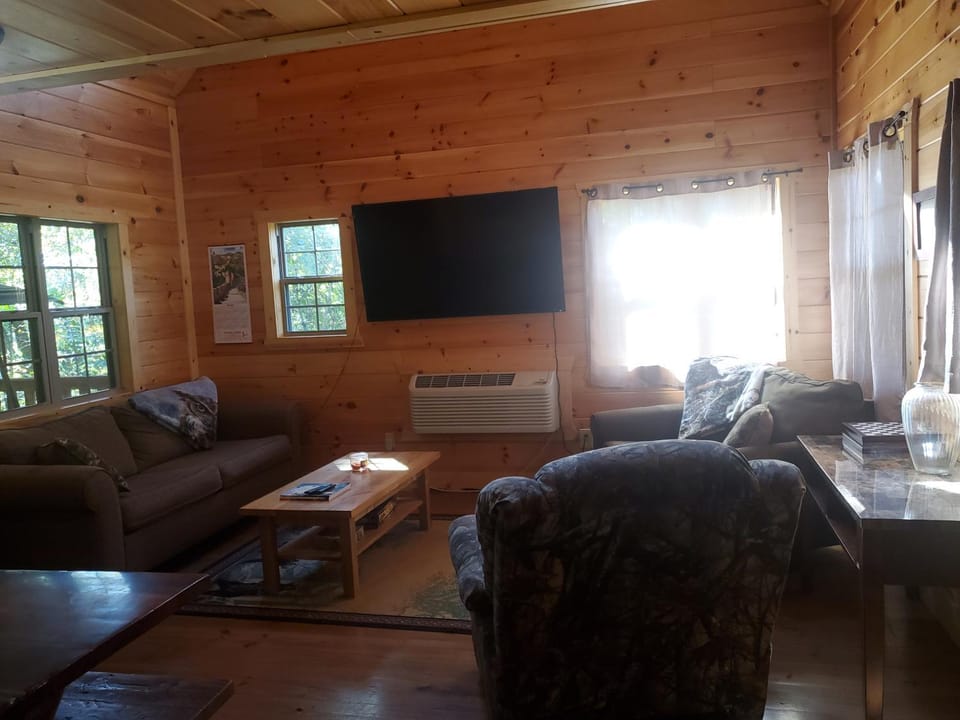 The Genoa - An Amish Built Deluxe Cabin Cabin in West Virginia