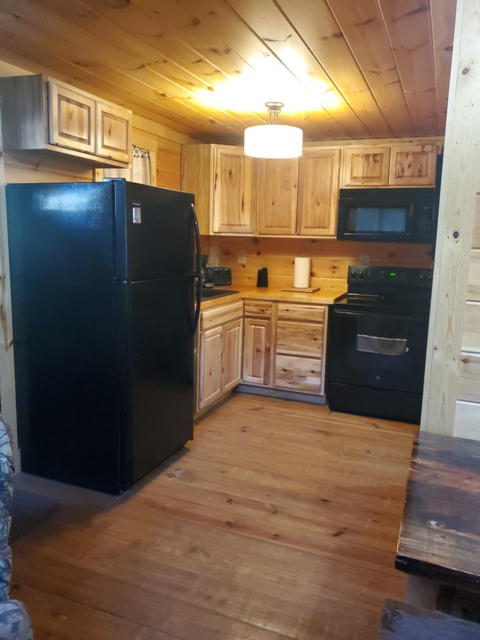 The Frontier - An Amish Built Deluxe Cabin Cabin in West Virginia