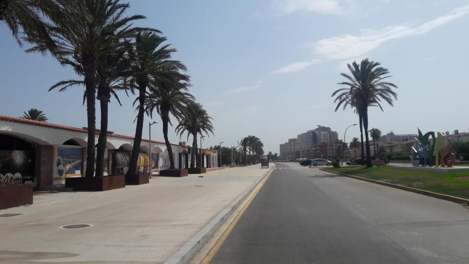 Neighbourhood, Beach, City view, Street view