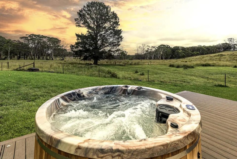 Hot Tub, Hot Tub