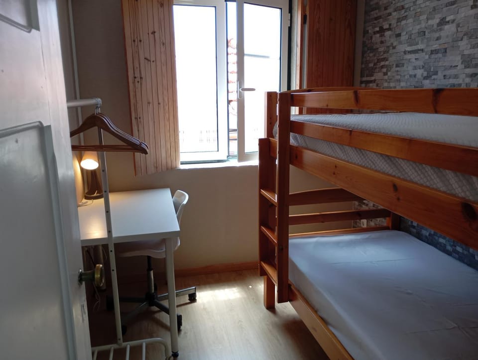 Bed, Photo of the whole room, Bedroom, bunk bed