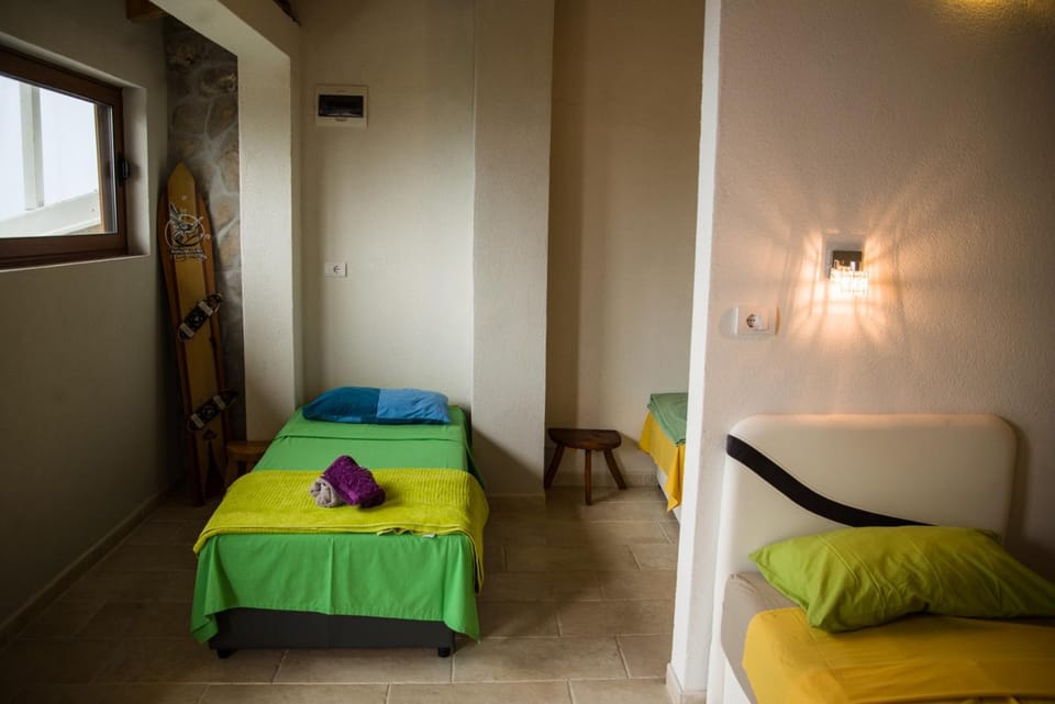 Bed, Photo of the whole room, Decorative detail, Bedroom