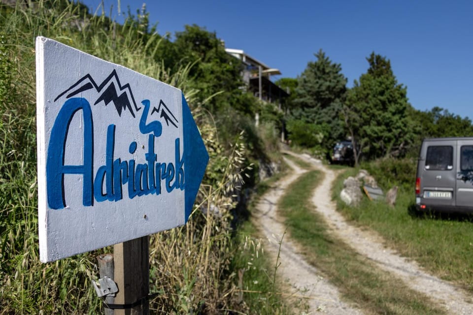 Property building, Patio, Nearby landmark, Restaurant/places to eat, Restaurant/places to eat, Communal lounge/ TV room, Facade/entrance, Off site, Property logo or sign, Property logo or sign, Natural landscape, Summer, BBQ facilities, Garden, Snorkeling, Snorkeling, Bathroom, Balcony/Terrace, Balcony/Terrace, Lounge or bar, Canoeing, Canoeing, Hiking, Hiking, Cycling, Diving, Diving, Logo/Certificate/Sign, Logo/Certificate/Sign, Bedroom, Communal kitchen, On site, City view, City view, Landmark view, Landmark view, Mountain view, Mountain view, Sea view, Sea view, Sports, Continental breakfast