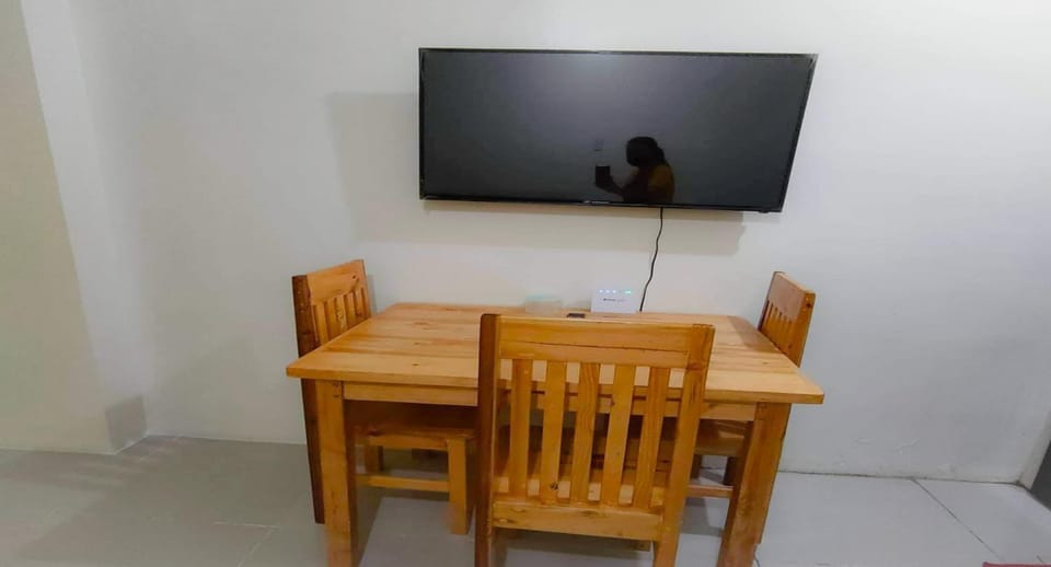 Condo Transient Near NAIA Airport T1234 with Unlimited WIFI v1 Apartment in Paranaque