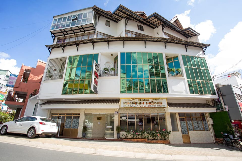 Property building, Day, City view, Location, Parking