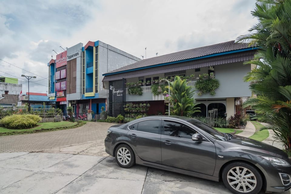 RedDoorz Syariah Plus @ Banjarbaru Bed and Breakfast in Indonesia