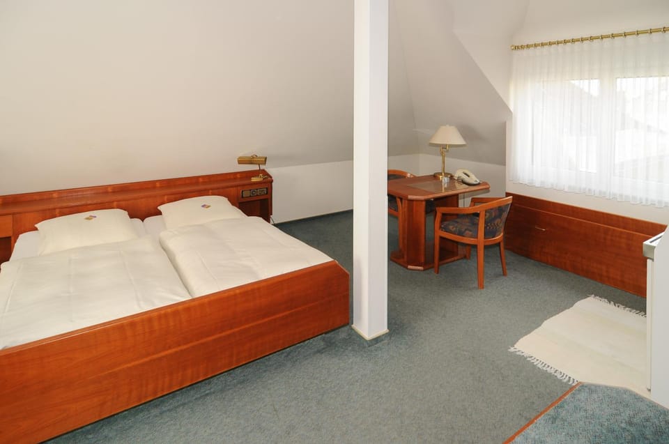 Seating area, Bedroom