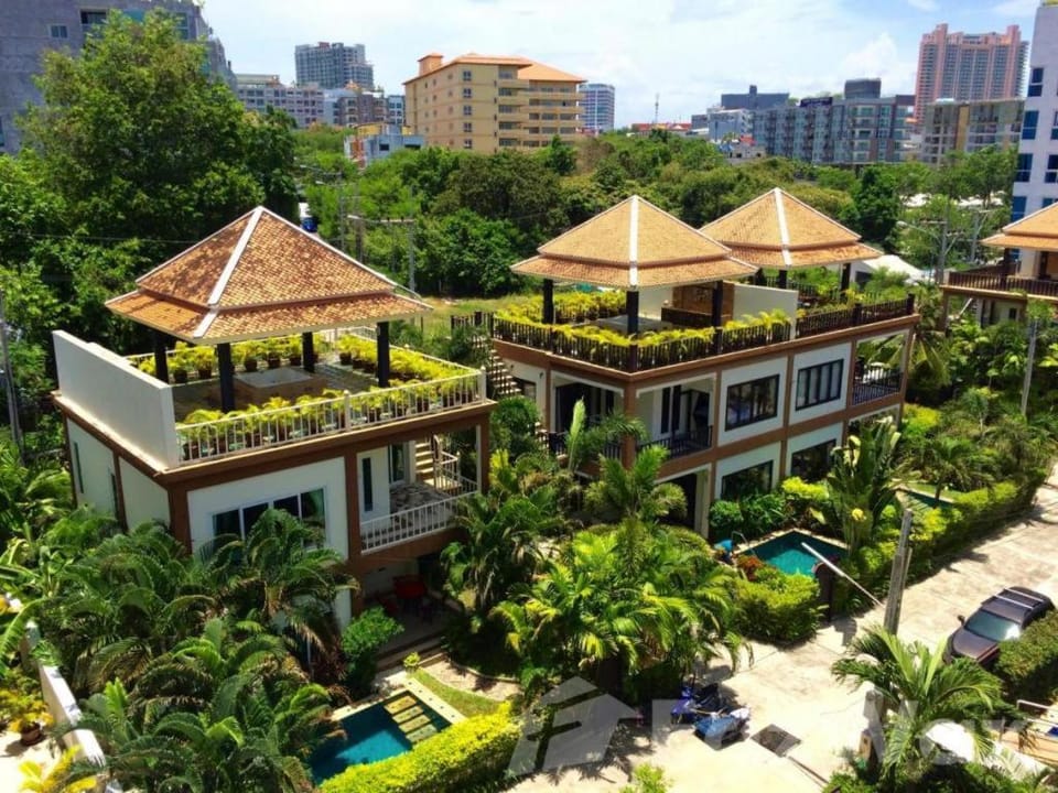 Property building, Day