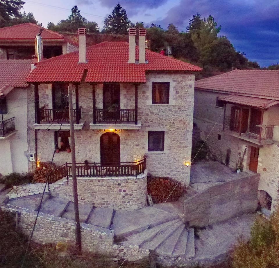 Thea Valtessinikou Bed and Breakfast in Arcadia, Greece
