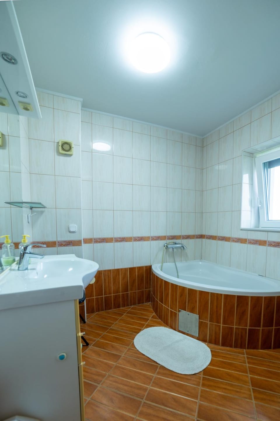 Bathroom, Bath, towels