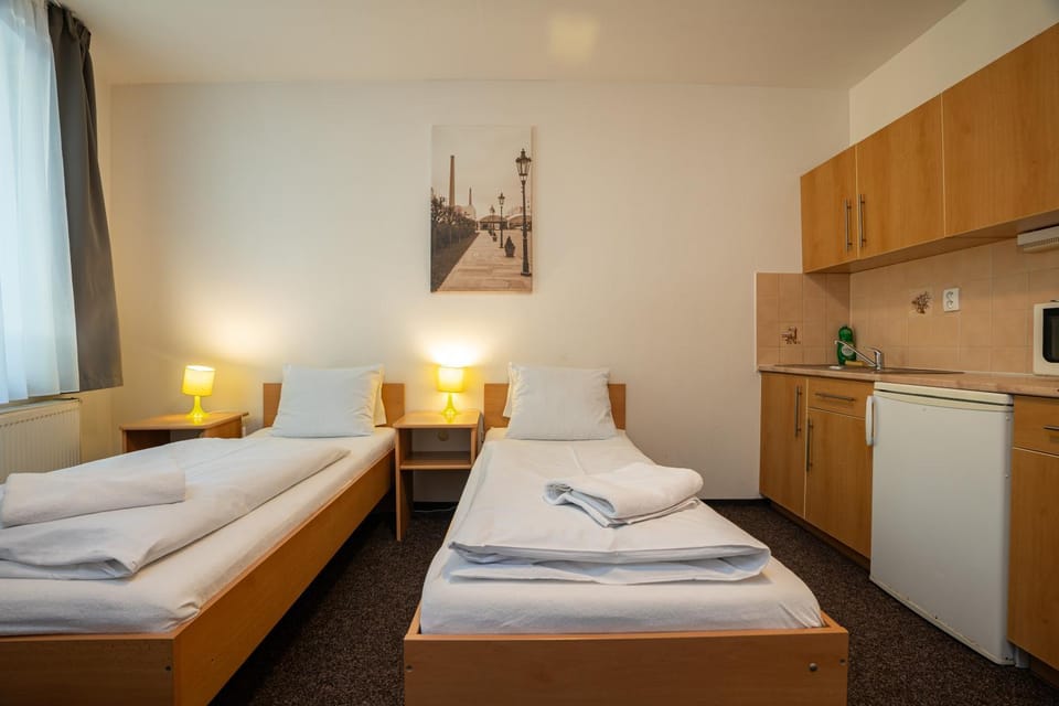 Bed, Kitchen or kitchenette, Bedroom, towels