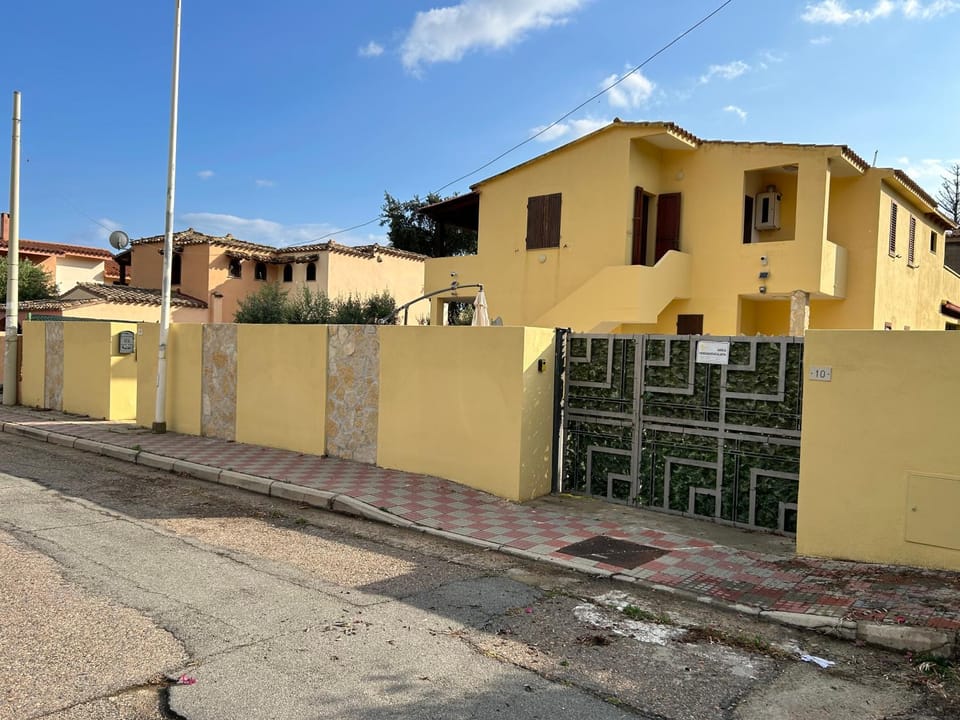Property building, Street view