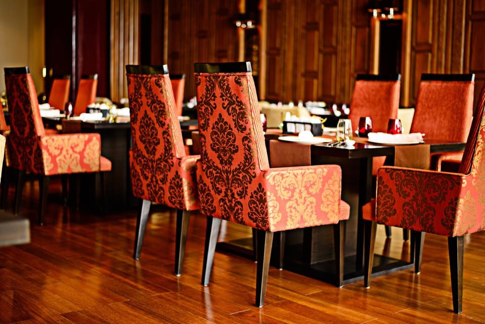 Restaurant/places to eat, Food close-up, Food, Alcoholic drinks, Non alcoholic drinks