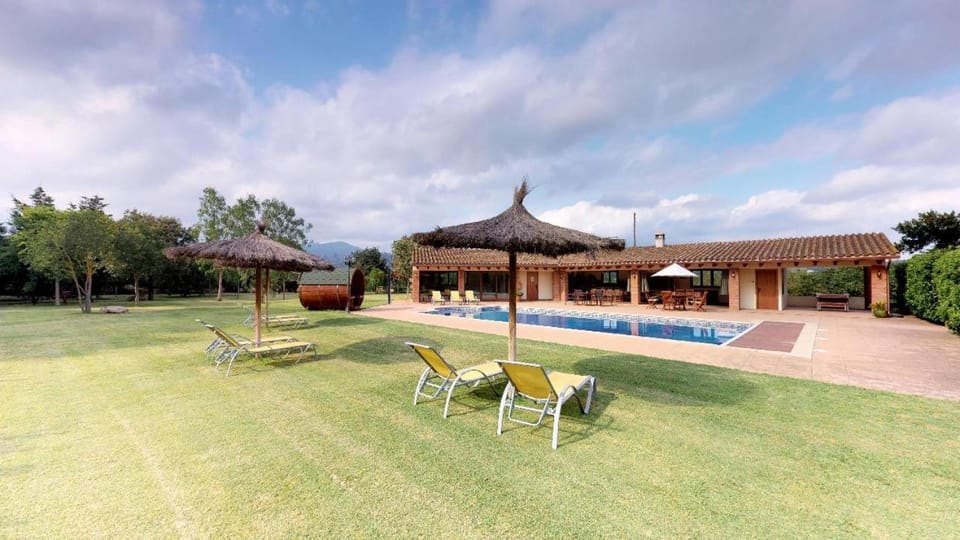 Natural landscape, Garden view, Swimming pool, sunbed