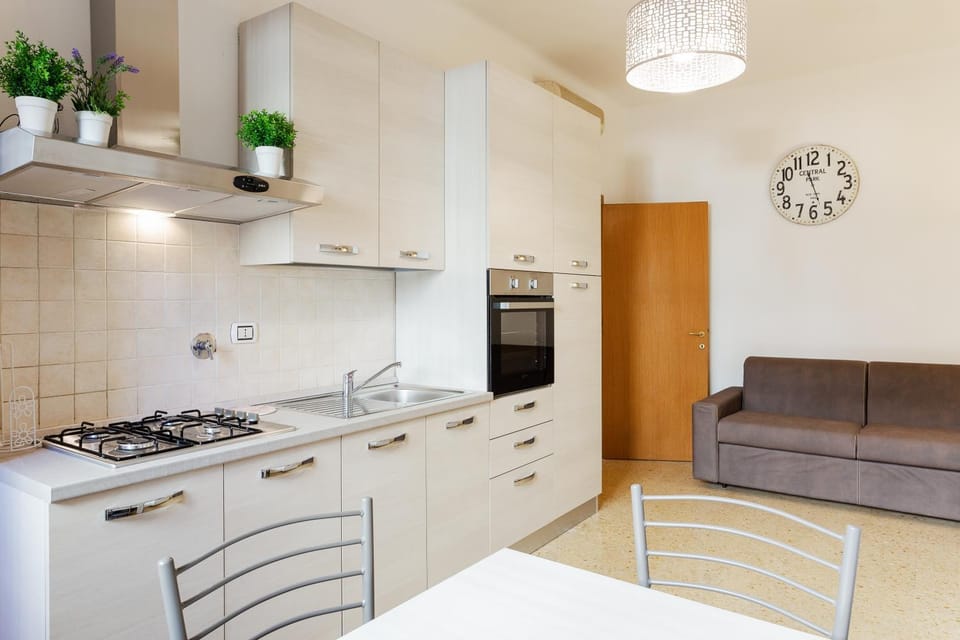 Kitchen or kitchenette, Living room