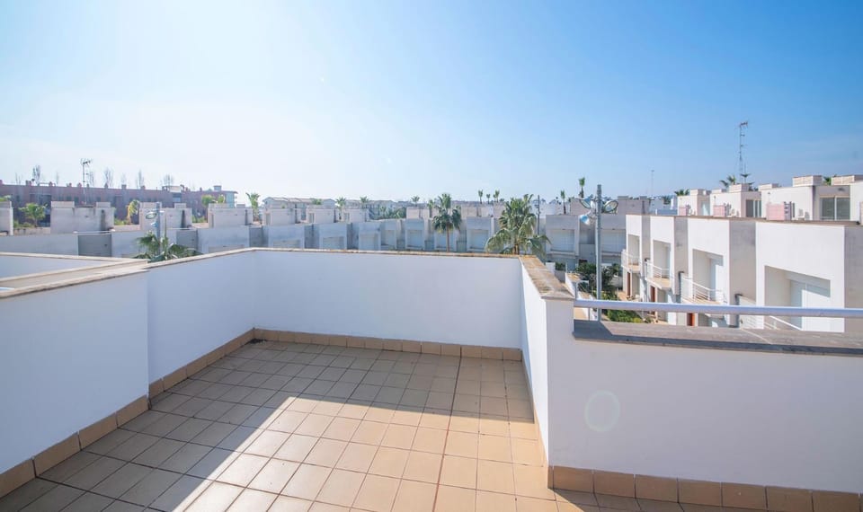 Balcony/Terrace, Street view