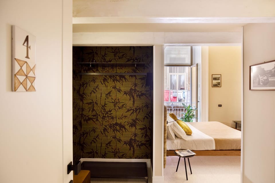 Photo of the whole room, Decorative detail, Bedroom