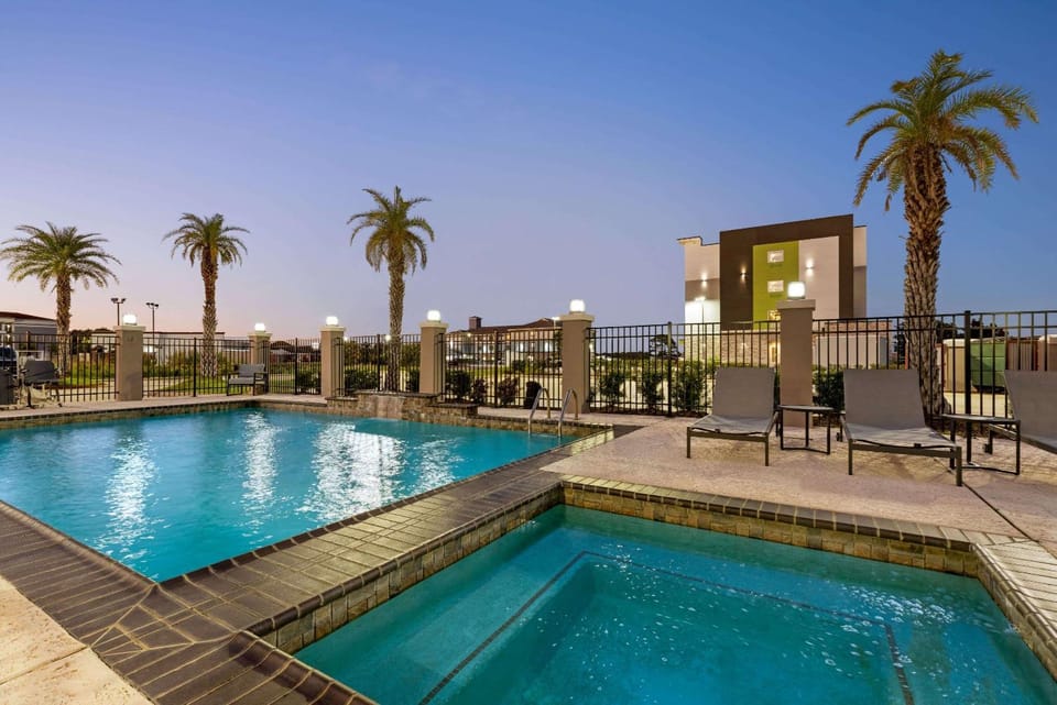 On site, Pool view, Swimming pool, Family
