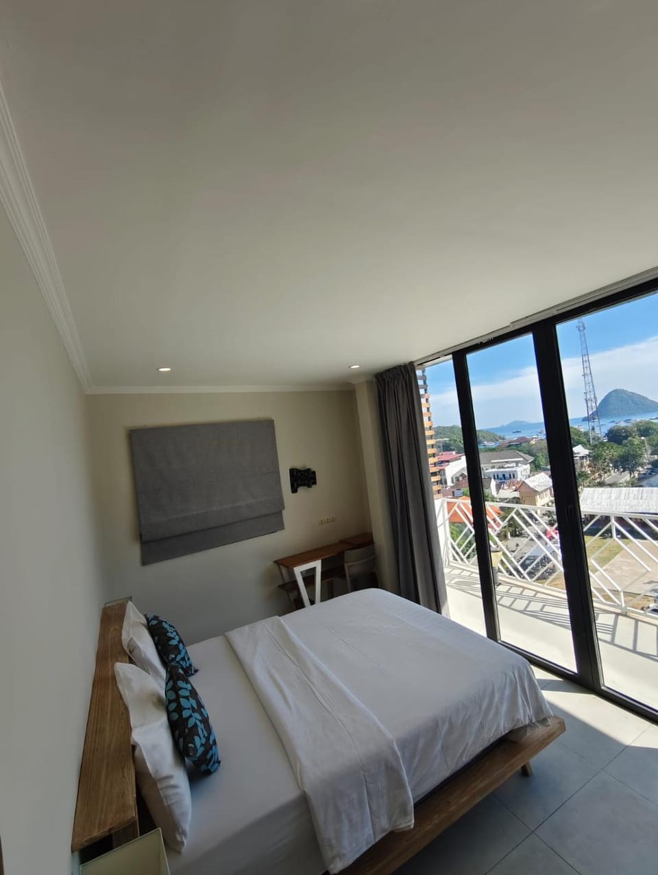Bed, Natural landscape, View (from property/room), Balcony/Terrace, Photo of the whole room, Bedroom, Mountain view