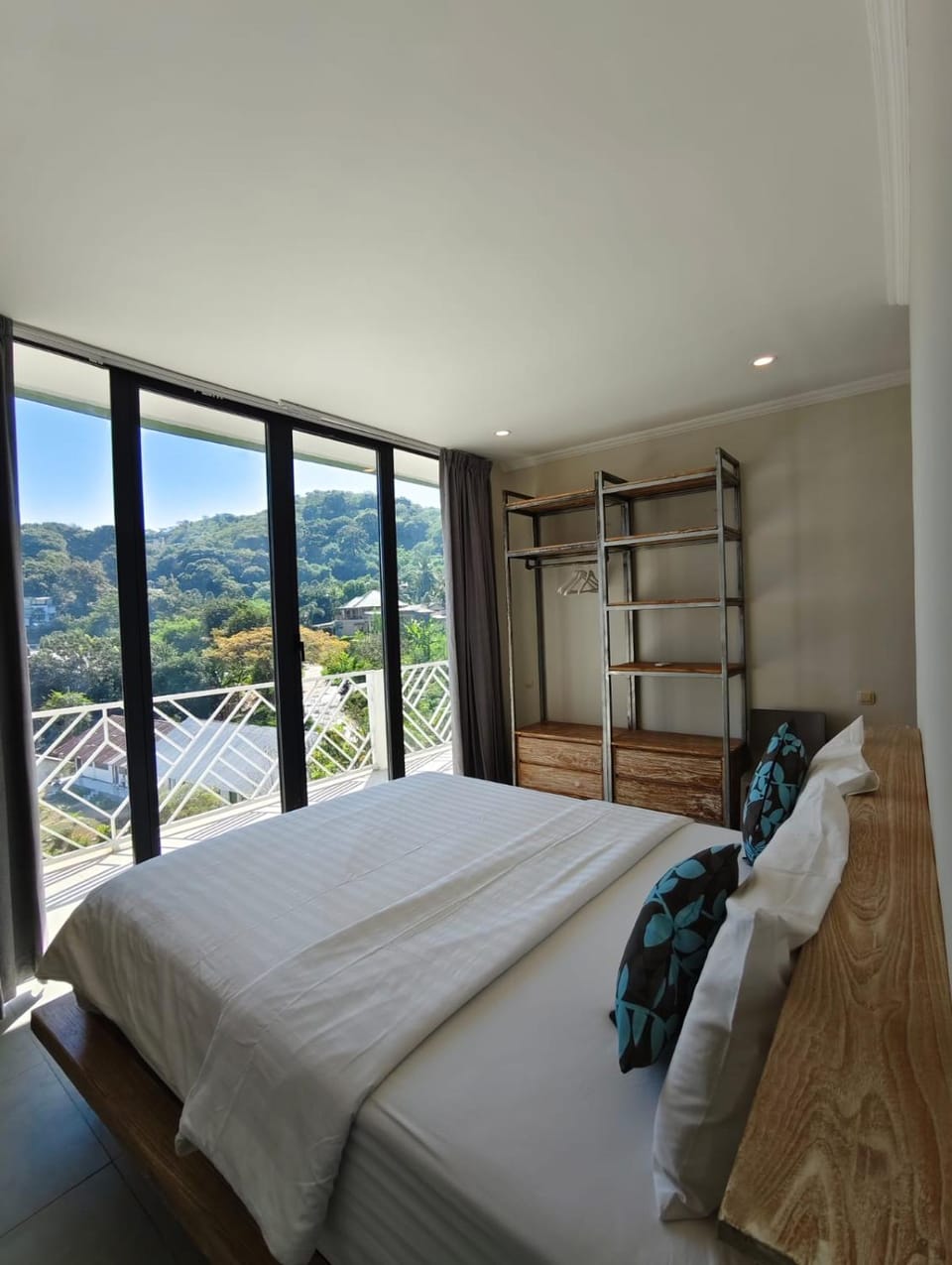 Bed, Natural landscape, Photo of the whole room, Bedroom, Mountain view, towels
