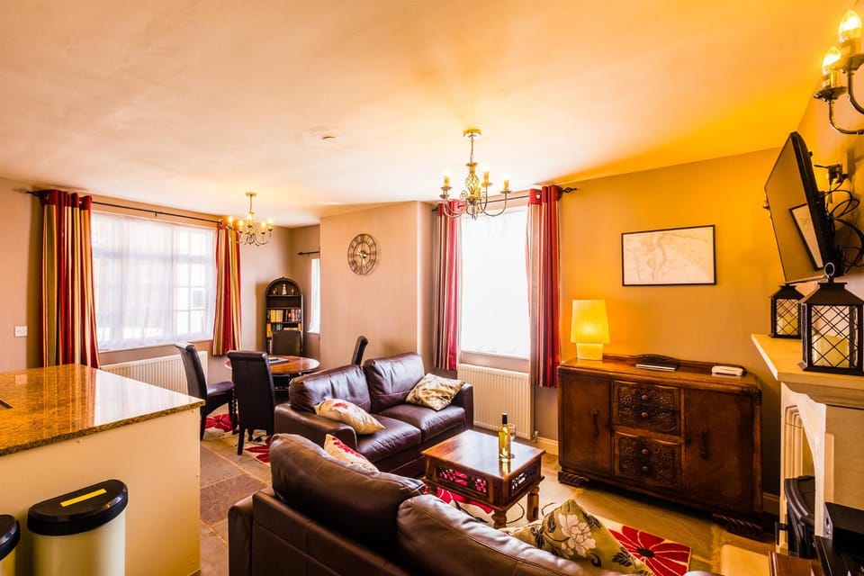 Living room, Photo of the whole room, Seating area, Dining area