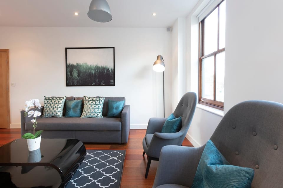 Hampden Apartments - The Charles Apartment in Windsor