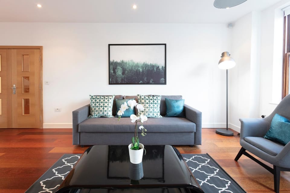Hampden Apartments - The Charles Apartment in Windsor