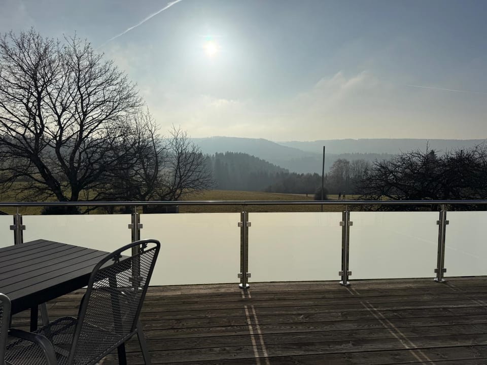 Natural landscape, View (from property/room), Balcony/Terrace, Dining area, Mountain view