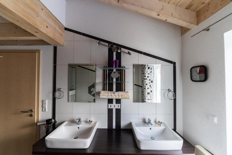 Shower, Bathroom, towels