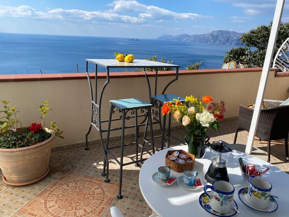 Day, Natural landscape, Coffee/tea facilities, Balcony/Terrace, Food and drinks, Sea view