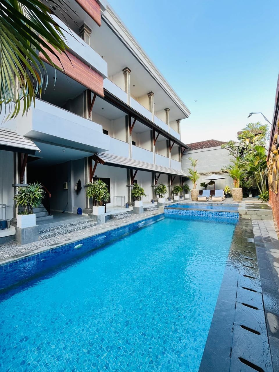Property building, Swimming pool