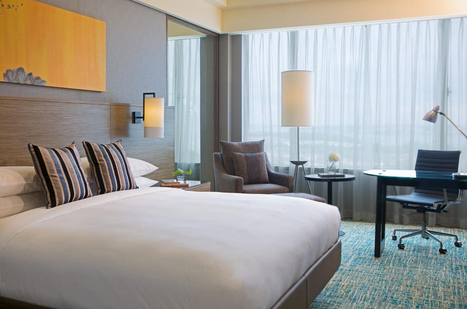 Bed, Seating area, Bedroom