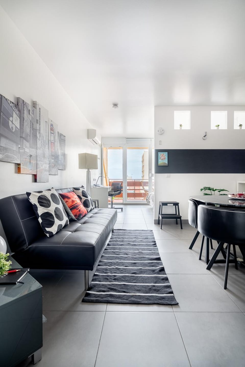 Living room, Seating area, Dining area