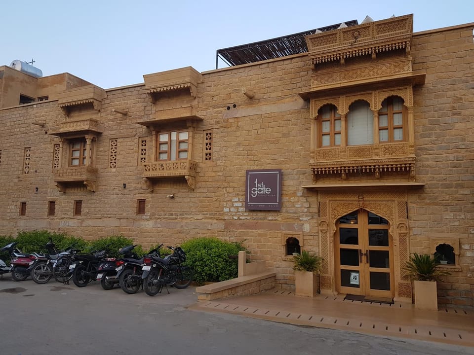 Facade/entrance