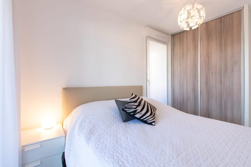 Bed, Bedroom, wardrobe