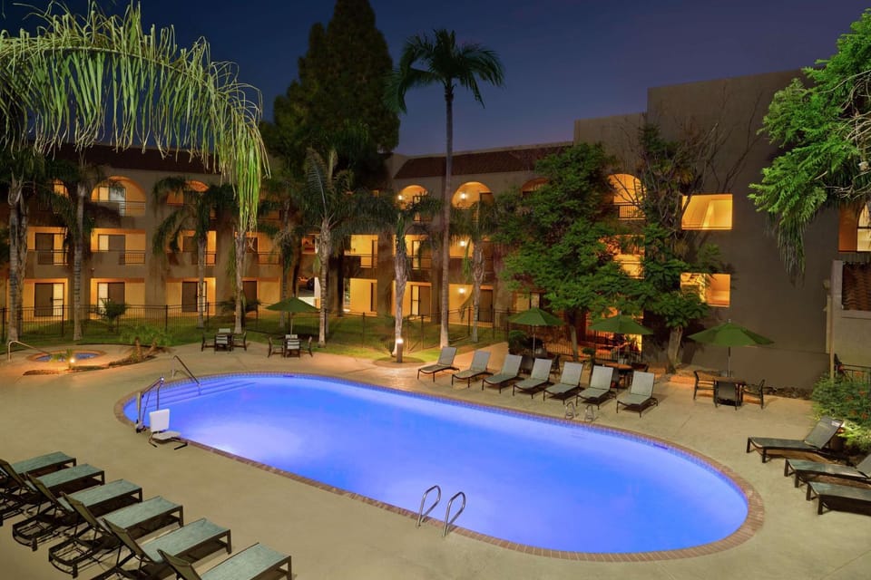 Pool view, Swimming pool