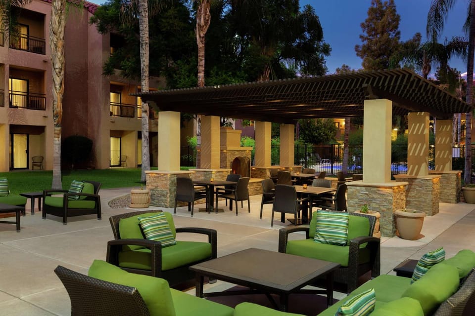 Patio, Balcony/Terrace, Seating area