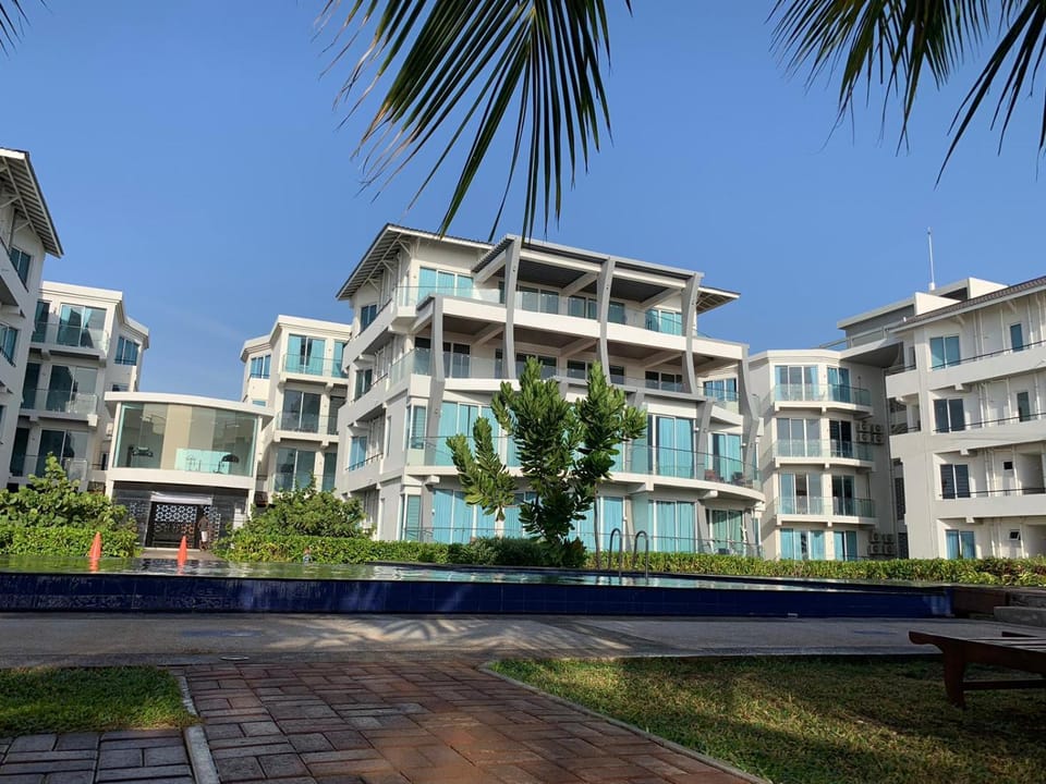 Property building, Swimming pool, Swimming pool