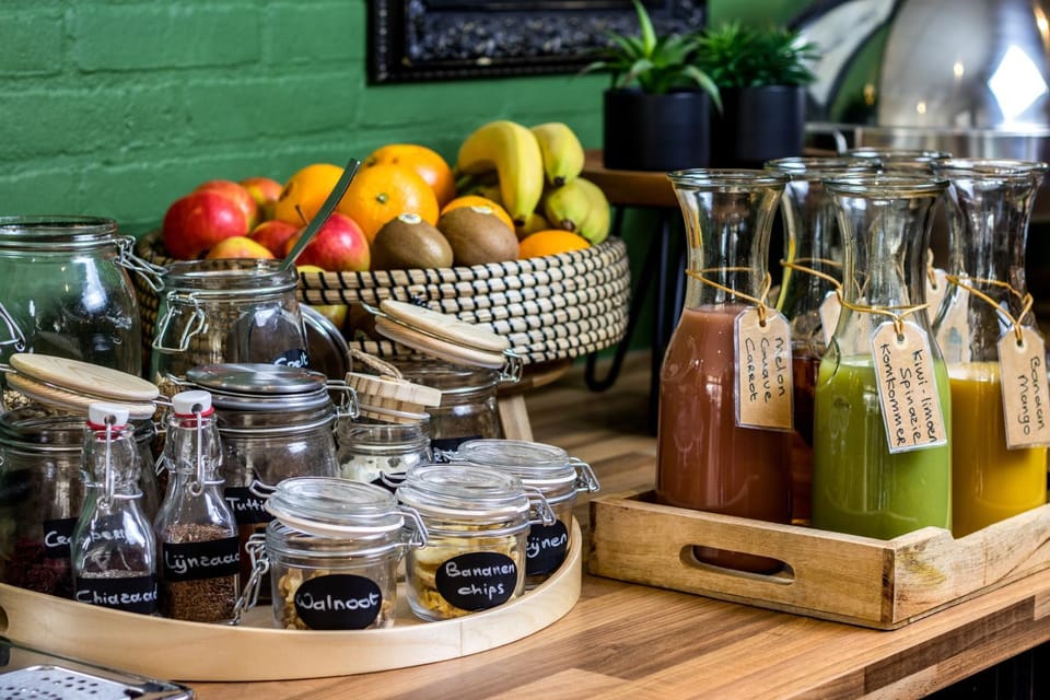 Coffee/tea facilities, Food and drinks, Breakfast, Buffet breakfast