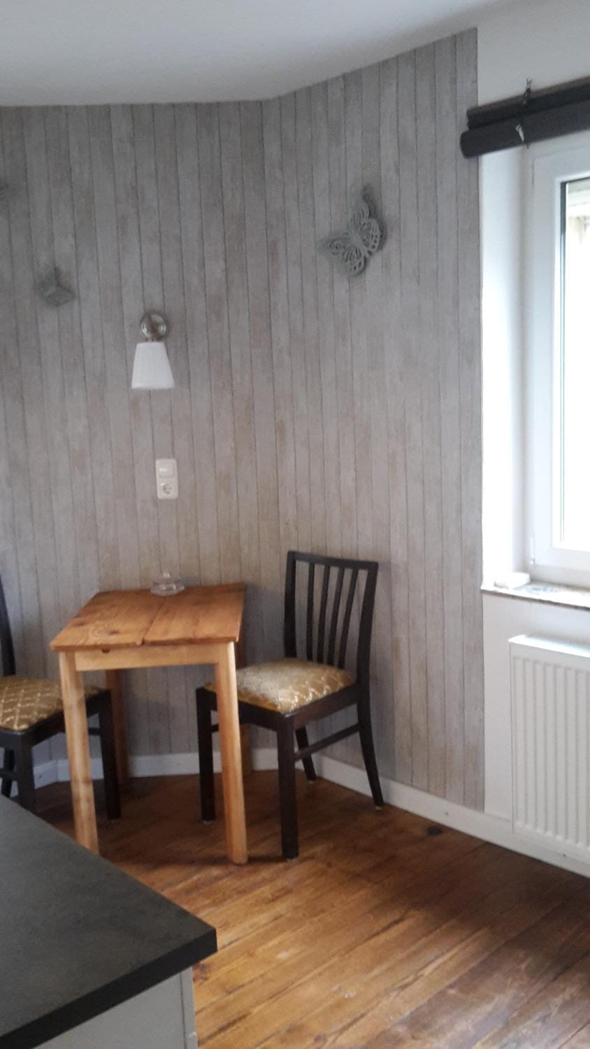 Kitchen or kitchenette, Seating area